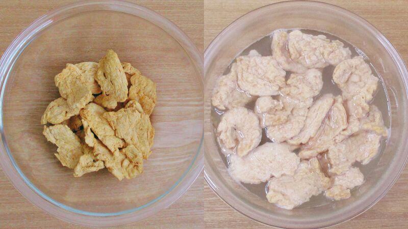 フィレ風大豆ミートを熱湯で戻す