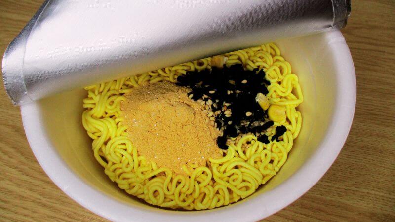 たるたや 菜食 即席わかめラーメン しょうゆ味 調理前