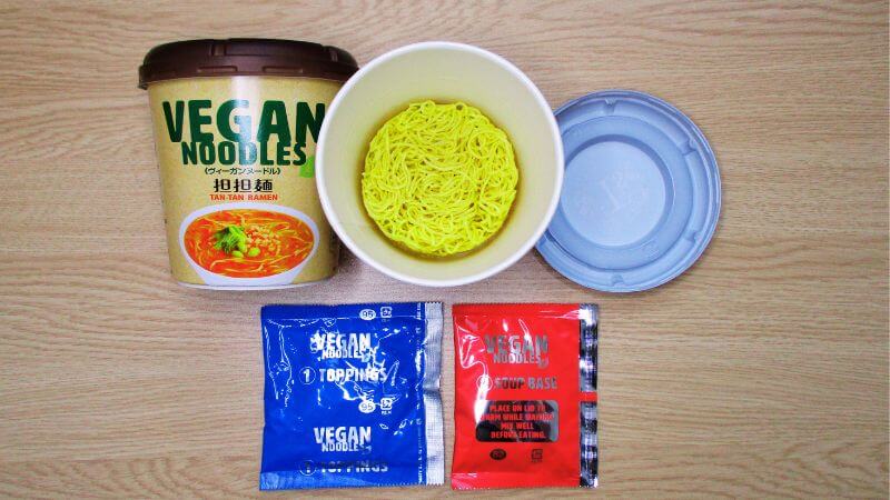 ヤマダイヴィーガンヌードル担々麺のセット内容