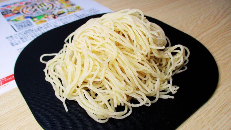 めん工房久保田ビーガンラーメン豚異（とんこと）の麺